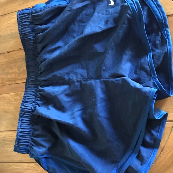 Nike dri fit shorts - Picture 2 of 3